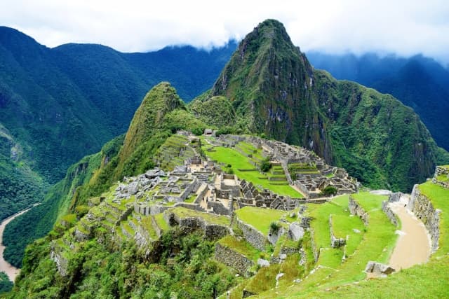 アンデス山脈の家の特徴とは？標高の高い土地の暮らしと文化